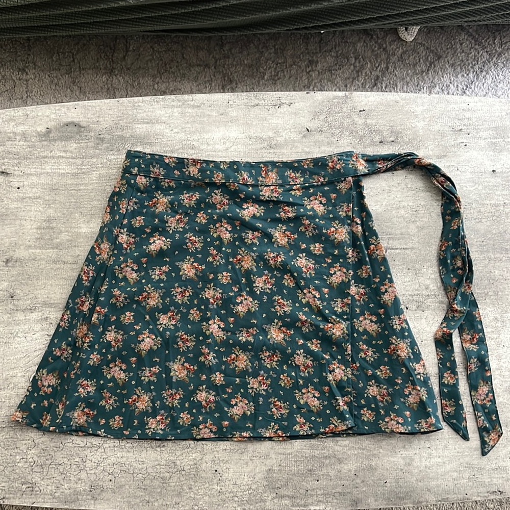 American Eagle Wrap skirt (only worn once)